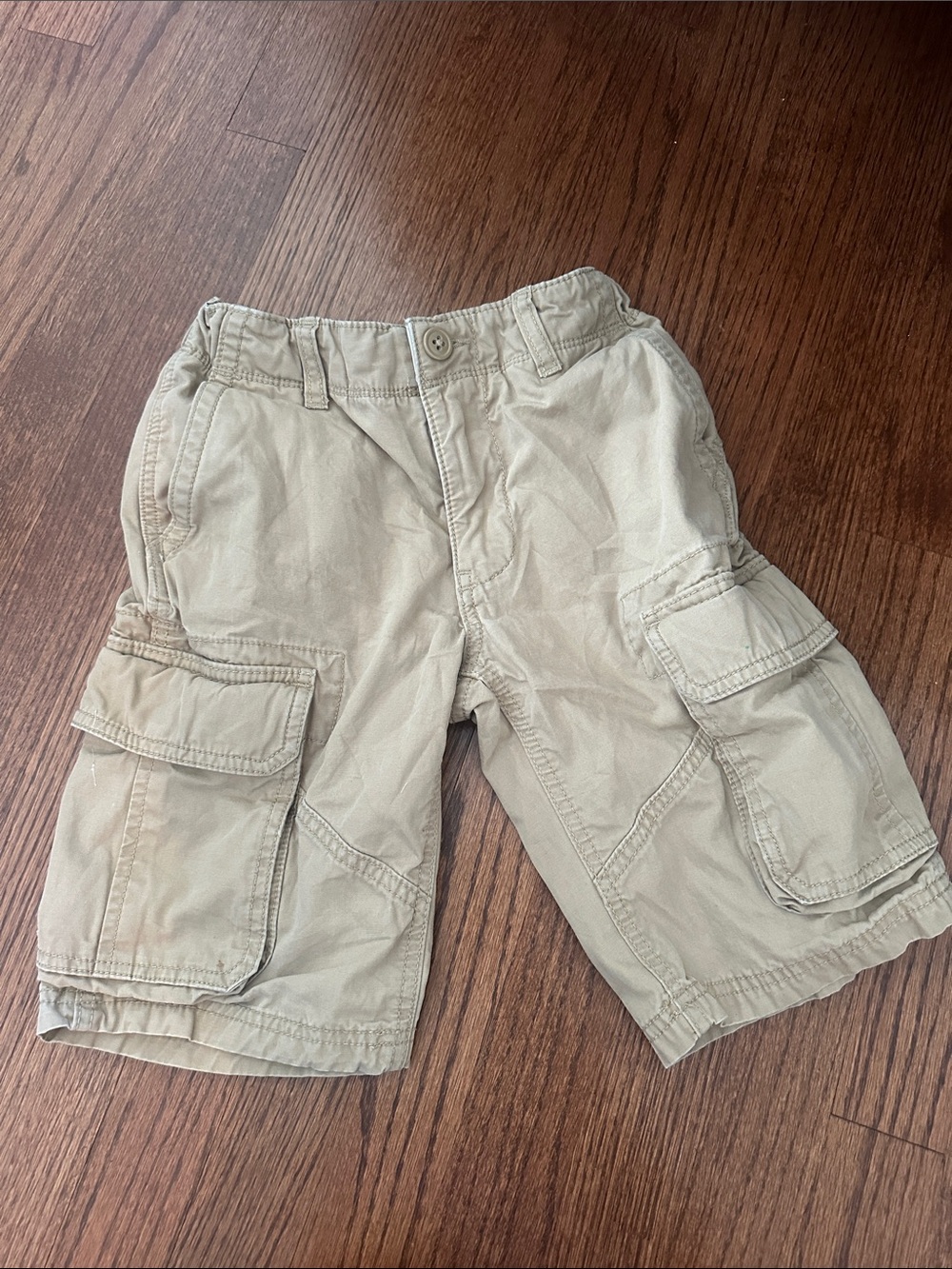 EUC GAP Beige Kaki Cargo Shorts Adjustable Waist Size 8 Cotton